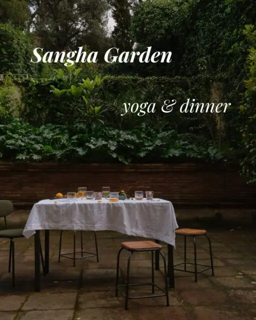 Anāhata - yoga & dinner, welcome to Sangha Garden!Una práctica para acercarnos al espacio del corazón.Desde el movimiento, la respiración y la atención, iremos creando apertura, dejando que el cuerpo encuentre su propio ritmo.Después de la práctica disfrutaremos de una cena en Sangha Garden.Una mesa de inspiración vegetal, colores verdes - pensada para alargar el encuentro desde otro lugar.💚🗓️Viernes 15 de mayo / 19:30 – 21:30
Con la guía de @clarabarderas y la cocina de @giuliazoriocHay opción también de venir solo a la práctica o solo a la cena.Si te apetece, puedes apuntarte desde la web del estudio, la app o escríbenos y te contamos con más detalle 💌