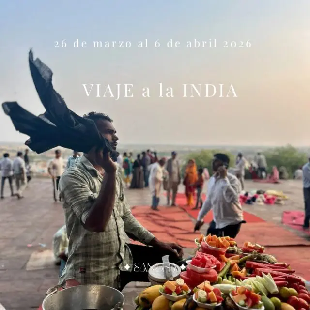 // 26 de marzo al 6 de abril \\Hay viajes que no se buscan… te llaman.
Y la India es uno de esos lugares que susurra antes de aparecer en tu vida🌟Regresamos a ella con un viaje íntimo, curado con calma, pensado para quienes desean conocer el país no desde la prisa, sino desde la contemplación, la belleza y lo esencial.Un viaje donde cada espacio ha sido elegido con intención, cada experiencia con respeto, cada práctica con propósito.Un viaje para quienes sienten que India les late… aunque aún no sepan por qué.Facilitan Nuño @veluvana_meditacion y Clara @clarabarderas💌 escribe INDIA y te enviamos todo el detalle#sanghaexperience #india# #retreat #yoga